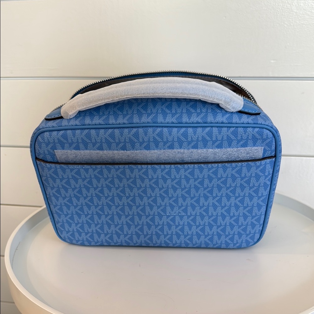 NWT Michael Kors Blue Toiletry Bag with Signature Logo in Pacific - Picture 4 of 4